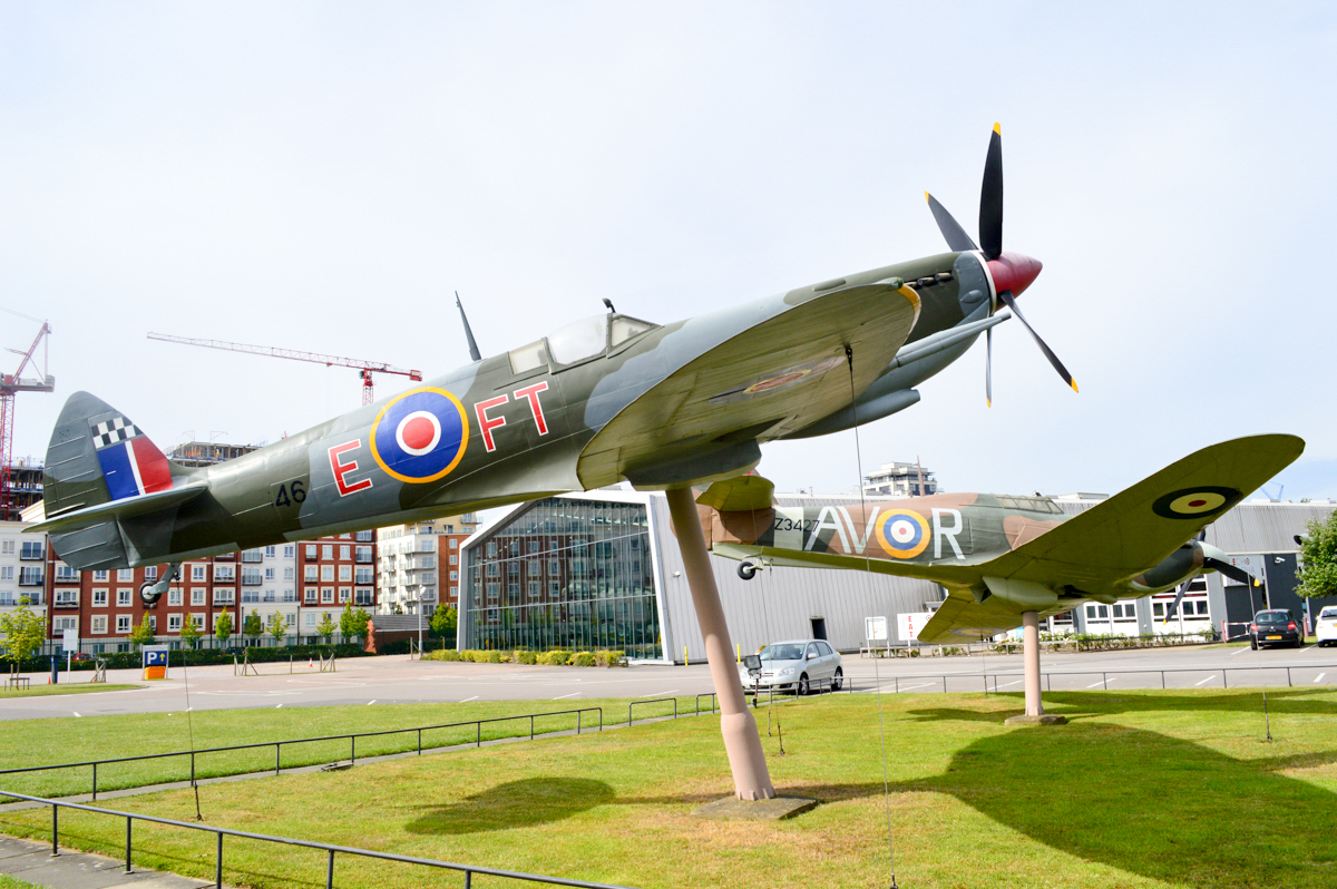 01 - Military - Fighter - Spitfire - 2015 07 - RAF Museum London - 01 - w Huricane