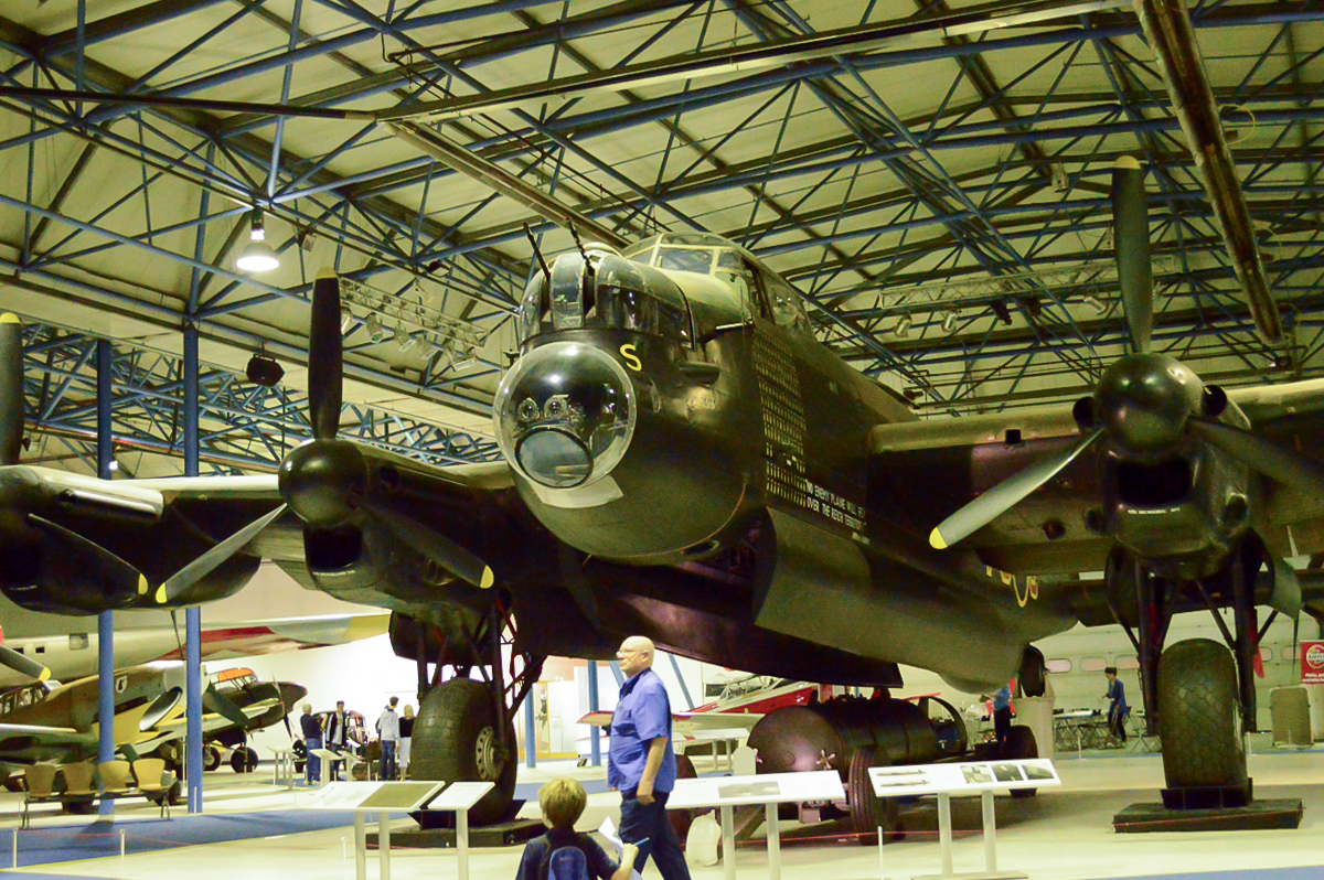 05 - Military - Bomber - Lancaster I - 2015 07 - RAF Museum London - 03