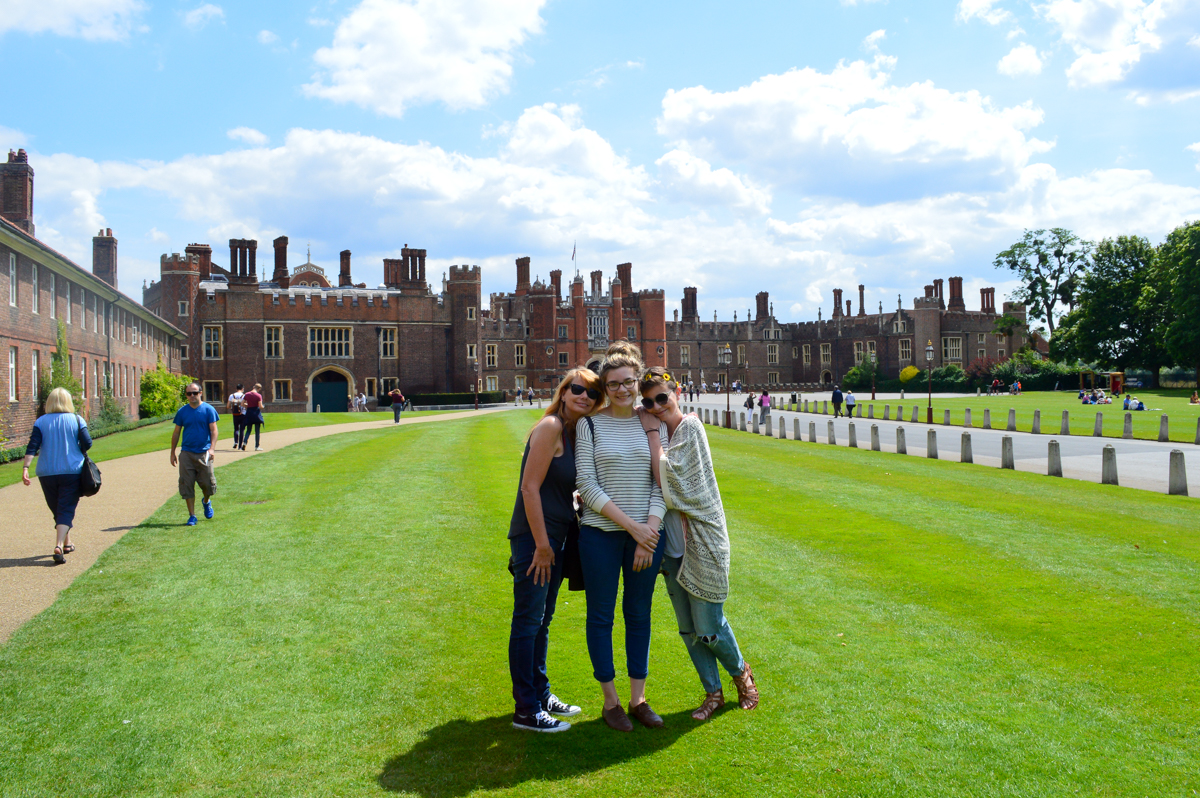 2015 07 - Trip 221 - Hampton Court - Debbie Emily Sarah