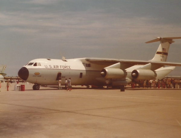 5L Postwar-Cargo - C-141 Starlifter - 1976 - Tinker AFB - C-141A - 02 - JEE