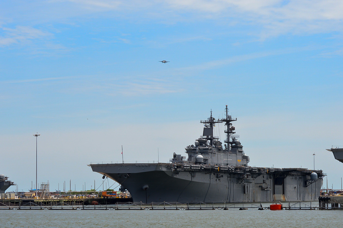 Amphibious - 1989 Wasp Class - X  - 2015 05 - Norfolk - 03-2