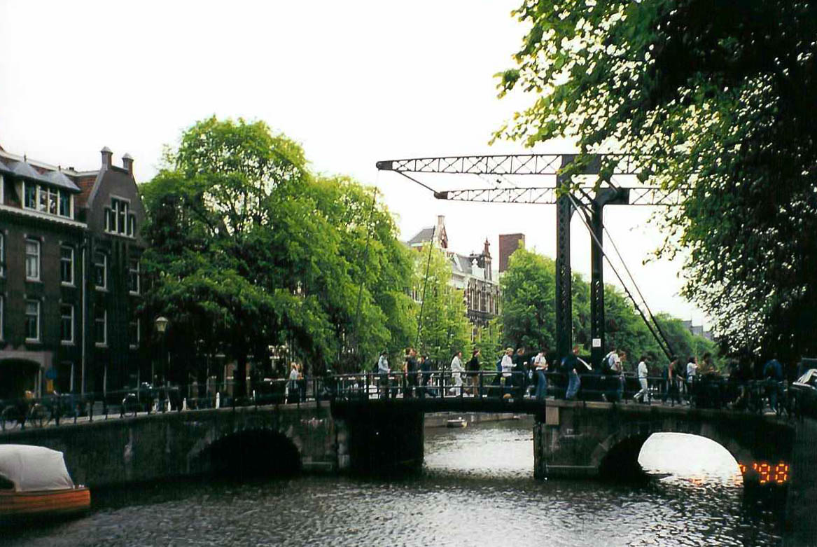 Amsterdam - 1998 06 - 115 - Canal