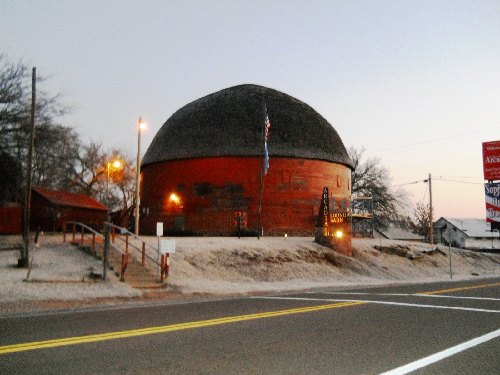 Arcadia - 2011 01 - 101 - Round Barn