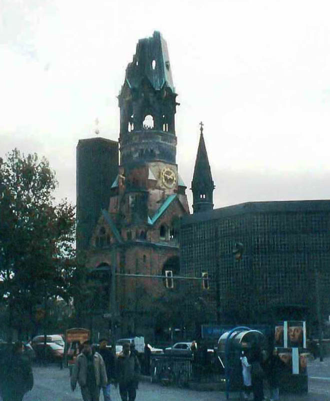 Berlin - 2002 10 - 117 - Kaiser Wilhelm Gedachtniskirche