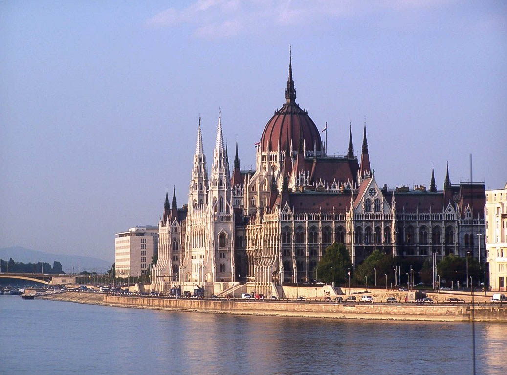 Budapest - 2004 08 - 109 - Parliament Building