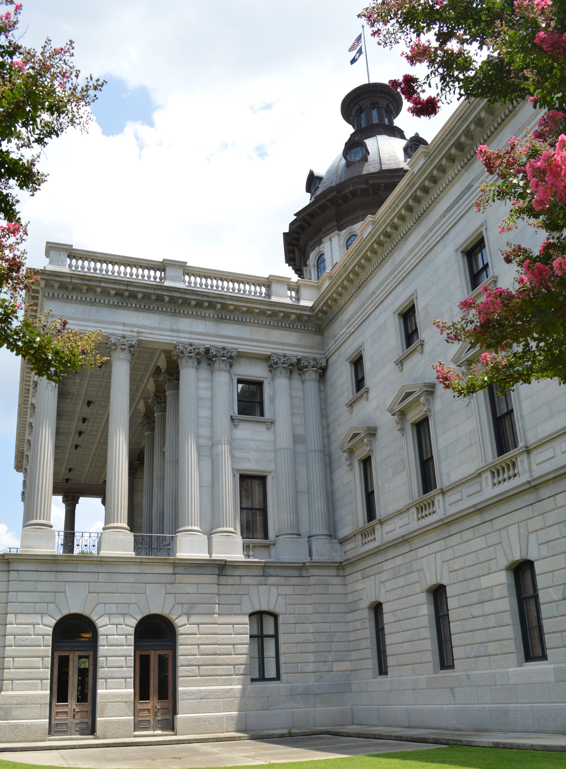 Columbia - 2014 07 - 121 - State House Exterior