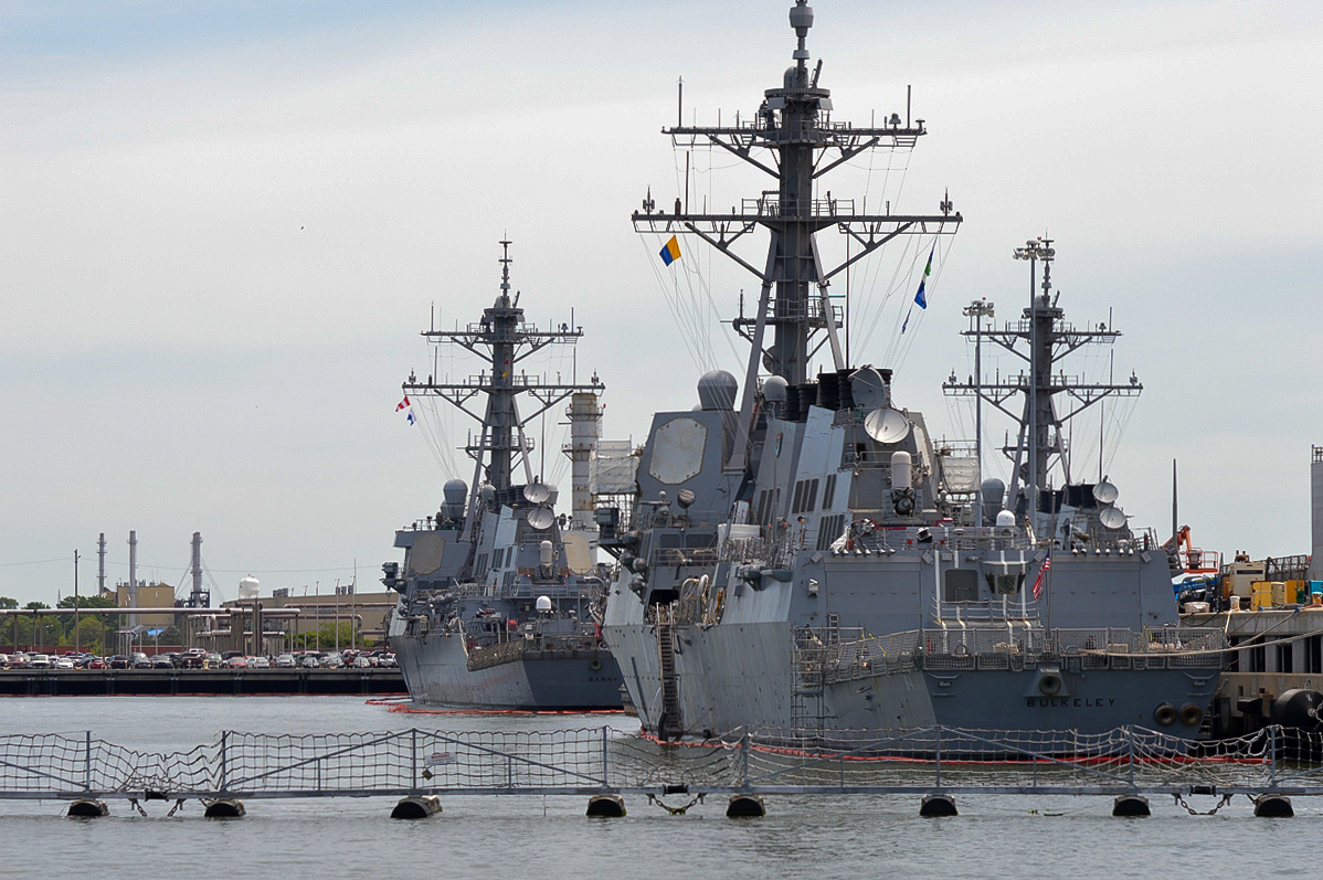 Destroyer - 2001 Arleigh Burke Class Flight IIA - DDG-84 Bulkeley - 2015 05 - Norfolk - 01-2