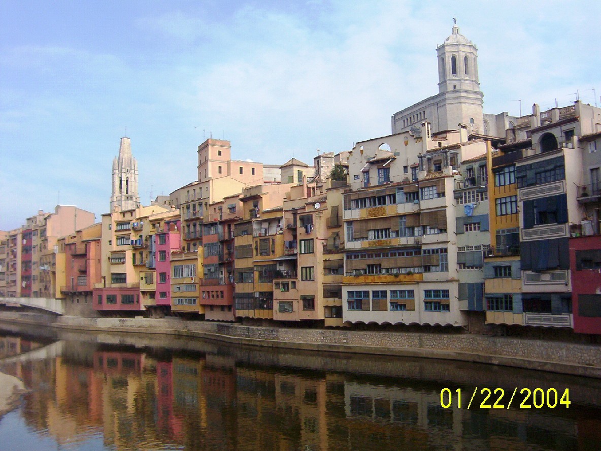 Girona - 2004 01 - 129 - River Onyar