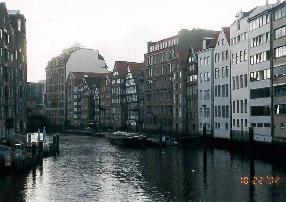 Hamburg - 2002 10 - 211 - Canal