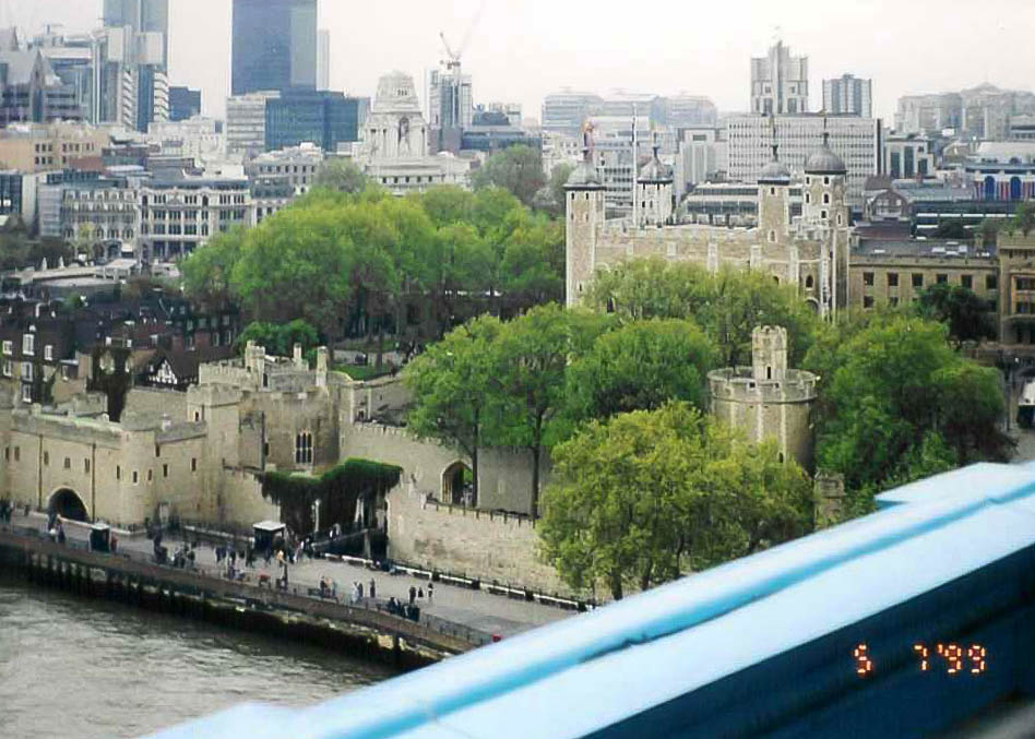 London - 1999 05 - 171 - Tower of London from Tower Bridge