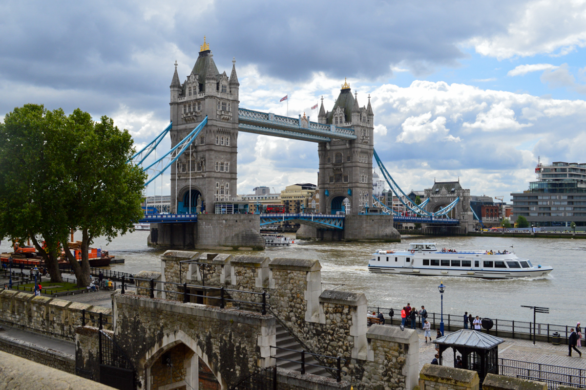 London - 2015 07 - 363 - Tower Bride from Tower of London