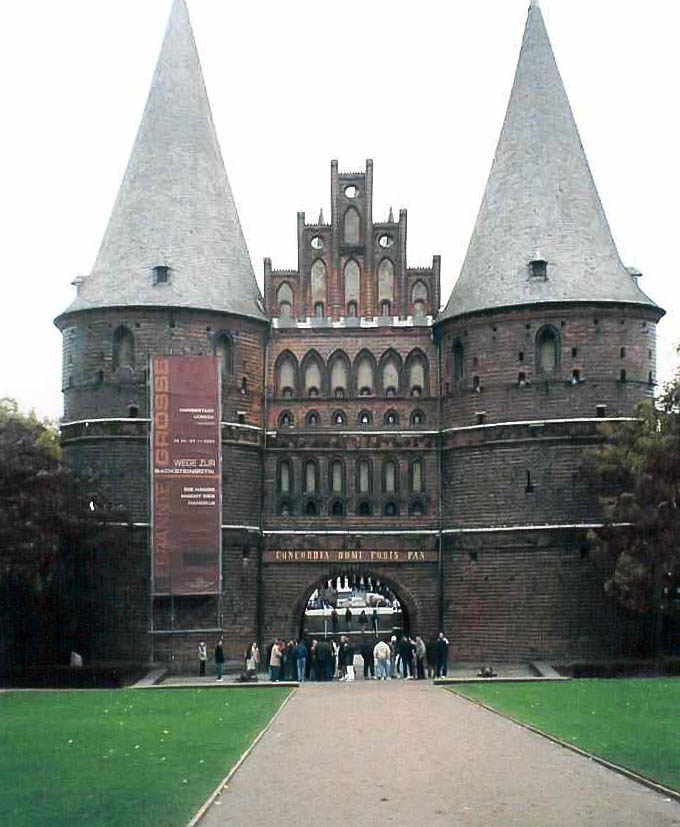 Lubeck - 2002 10 - 105 - Holstentor