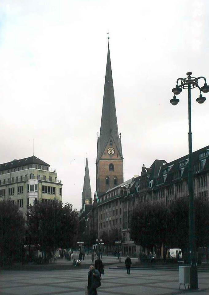 Lubeck - 2002 10 - 141 - RathhausMarkt