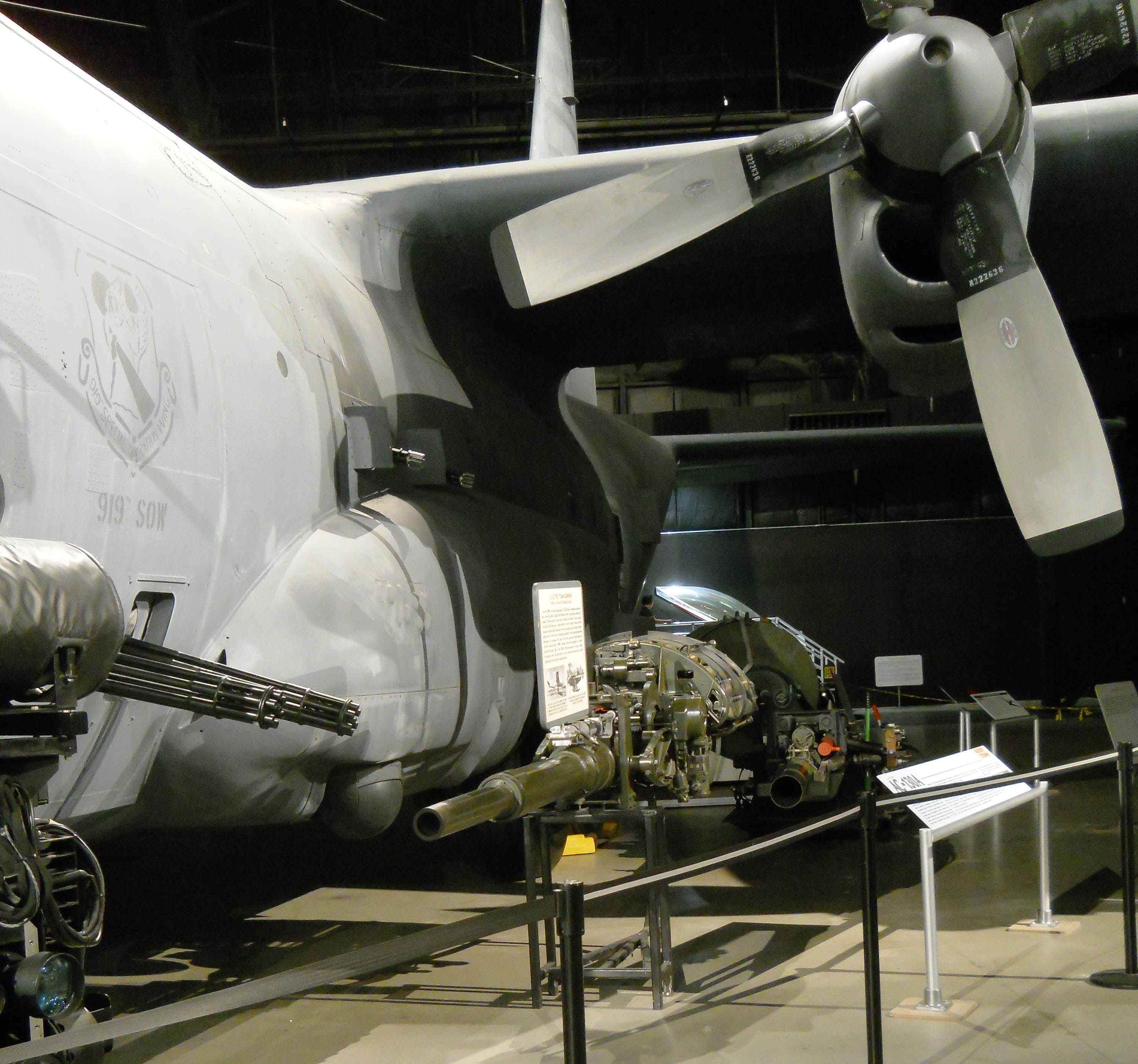 Military - Attack - AC-130A Specte - 2014 06 - Air Force Museum - 02