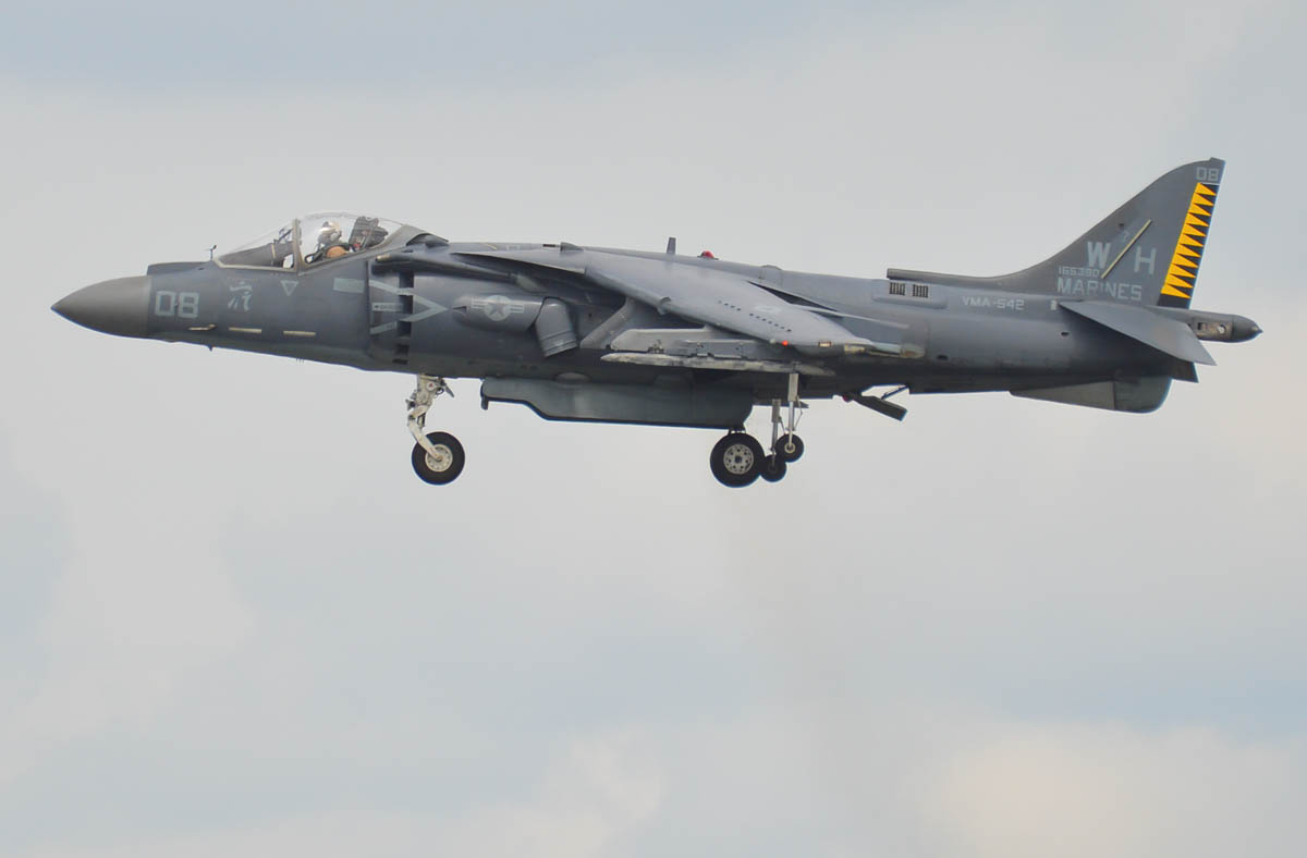 Military - Attack - AV-8B Harrier - 2015 04 - Beaufort Airshow - 15