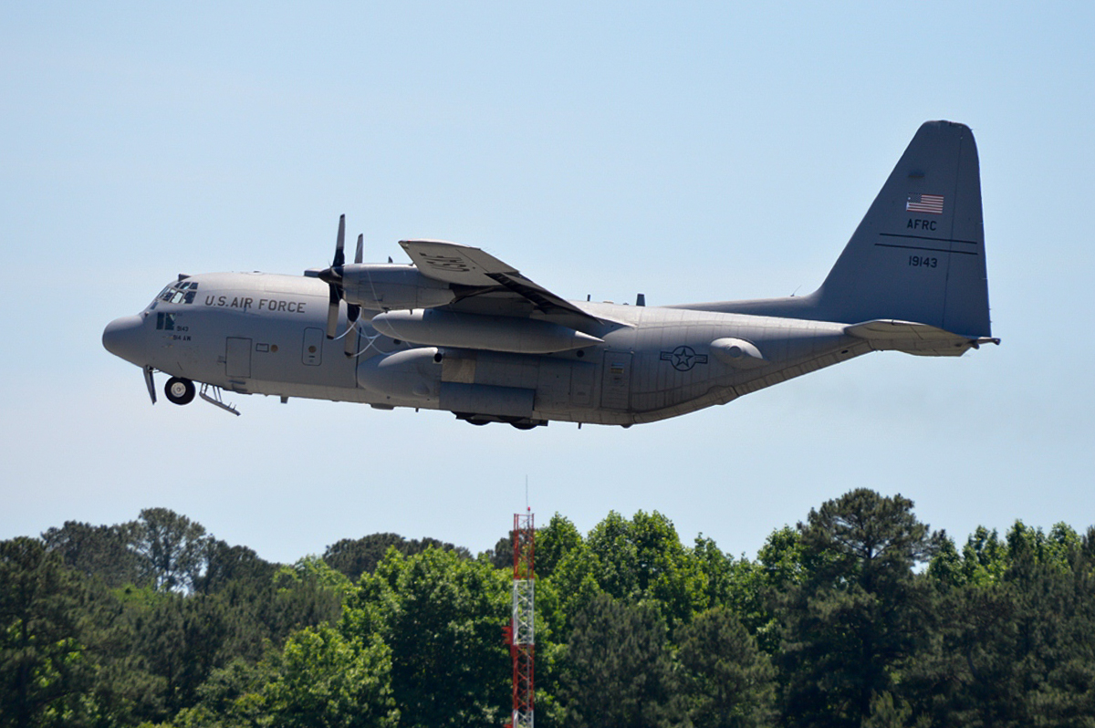 Military - Cargo - C-130H Hercules - 2015 05 - Seymour Johnson - 07