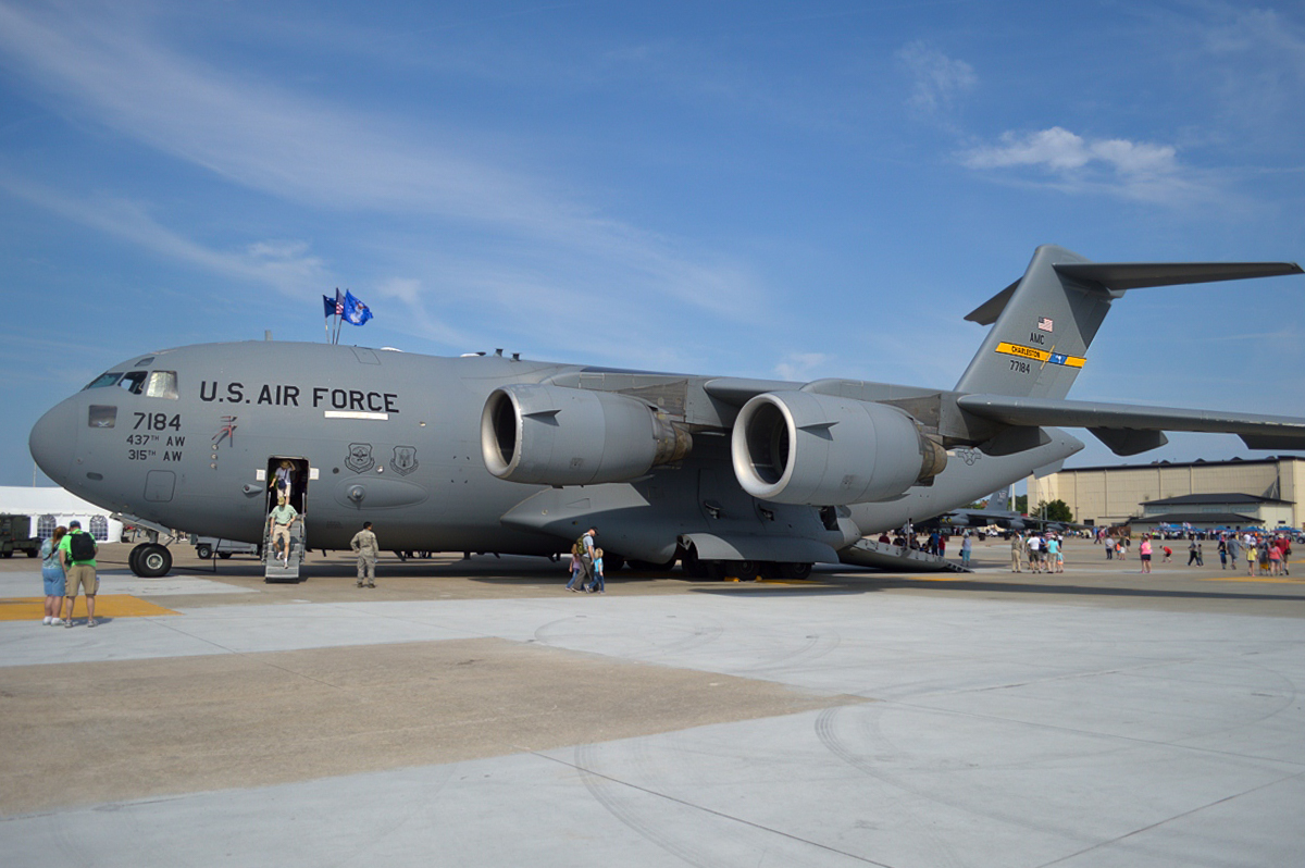 Military - Cargo - C-17 Globemaster III - 2015 05 - Seymour Johnson - 01