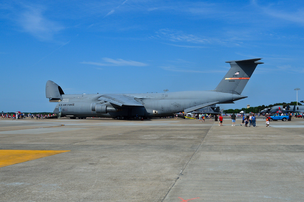 Military - Cargo - C-5 Galaxy - 2015 05 - Seymour Johnson - 01