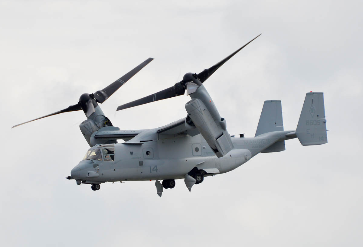 Military - Cargo - MV-22 Osprey - 2015 04 - Beaufort Airshow - 01