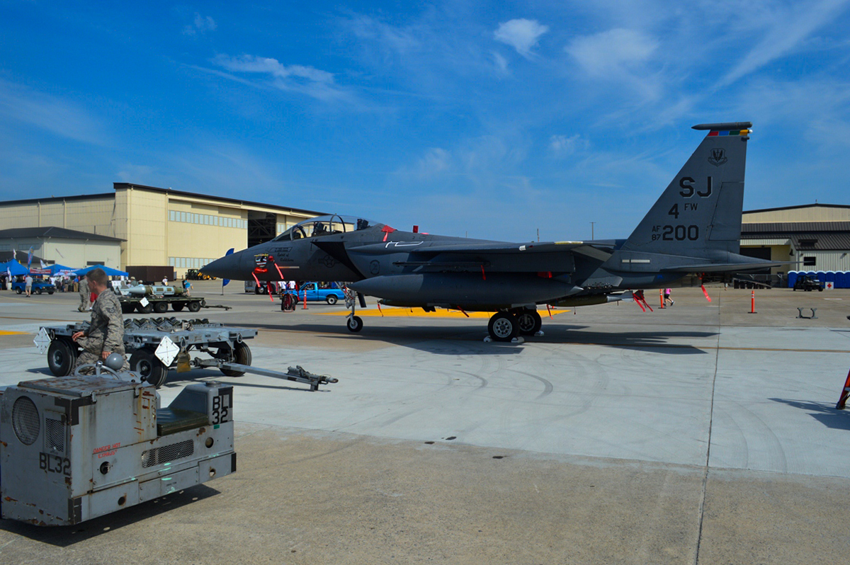 Military - Fighter - F-15E Strike Eagle - 2015 05 - Seymour Johnson - 03