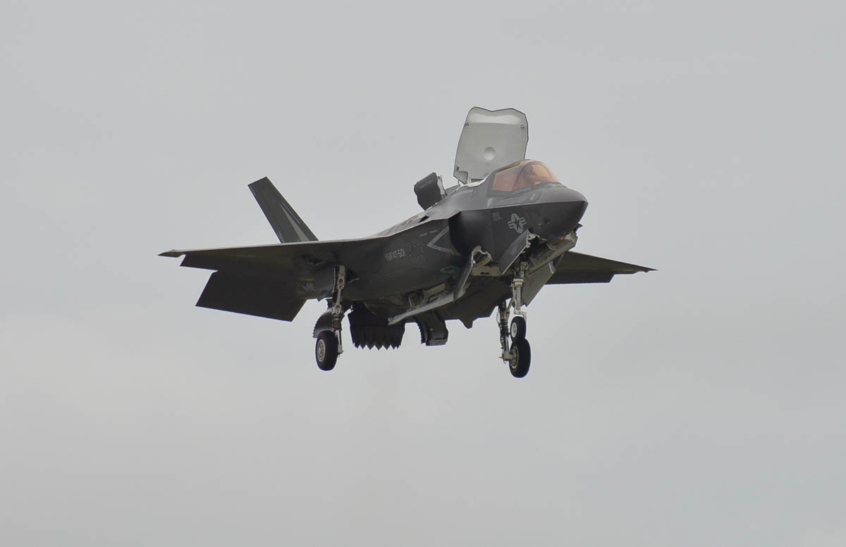 Military - Fighter - F-35B Lightning II - 2015 04 - Beaufort Airshow - 23