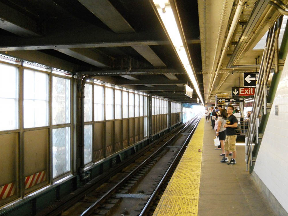 NYC - 2011 08 - 149 - Queensboro Bridge Subway Stop