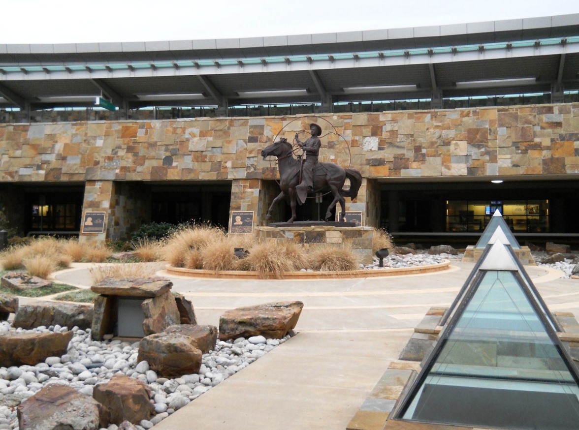 OKC - Will Rodgers Airport - 2011 12 - 101