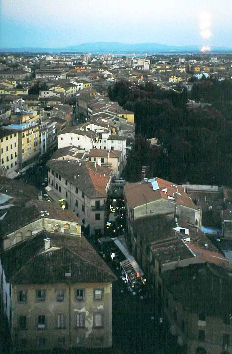 Pisa - 2003 07 - 109 - Atop Tower