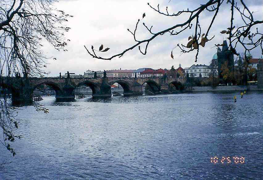 Prague - 2000 10 - 133 - Charles Bridge