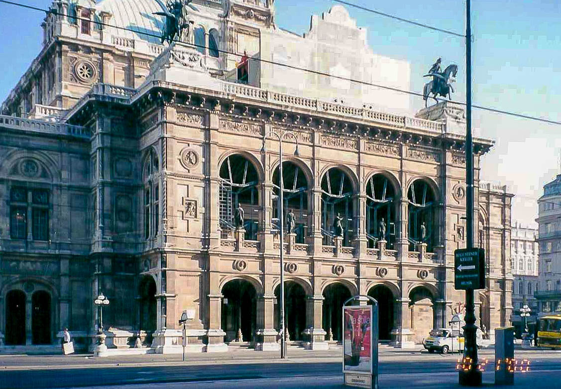 Vienna - 2000 10 - 153 - Staatsoper