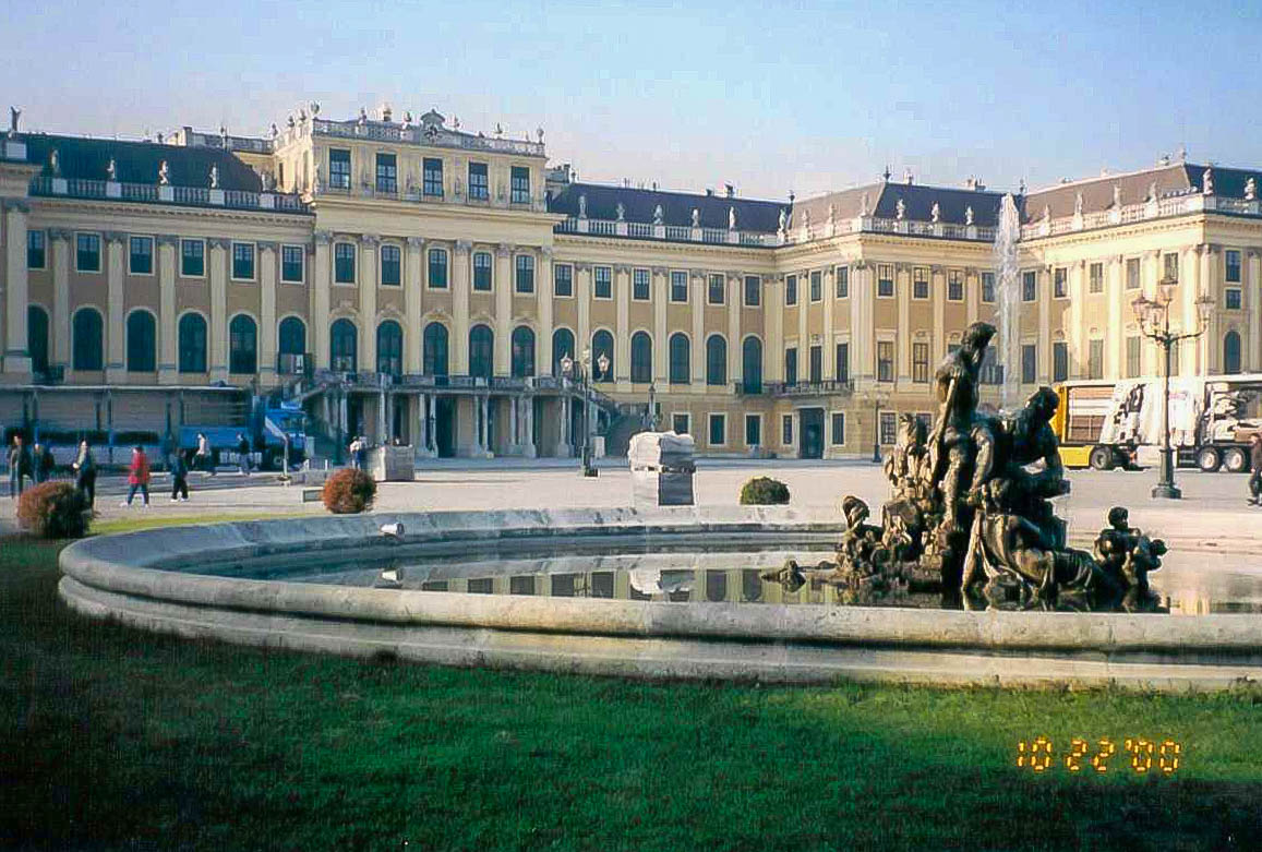 Vienna - 2000 10 - 159 - Schonbrunn