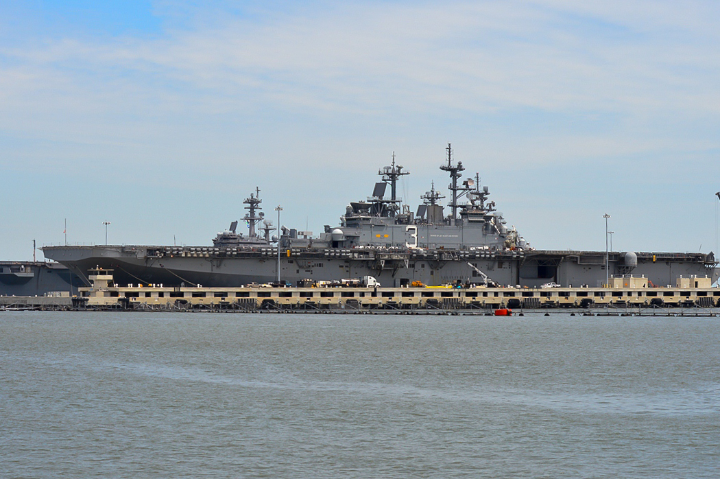 copy38_Amphibious - 1989 Wasp Class - LHD-3 Kearsarge - 2015 05 - Norfolk - 10-2