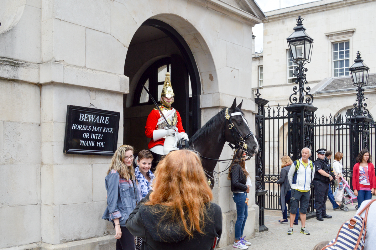 copy80_2015 07 - Trip 205 - London - Horse Guard - Emily Sarah - Debbie taking photo