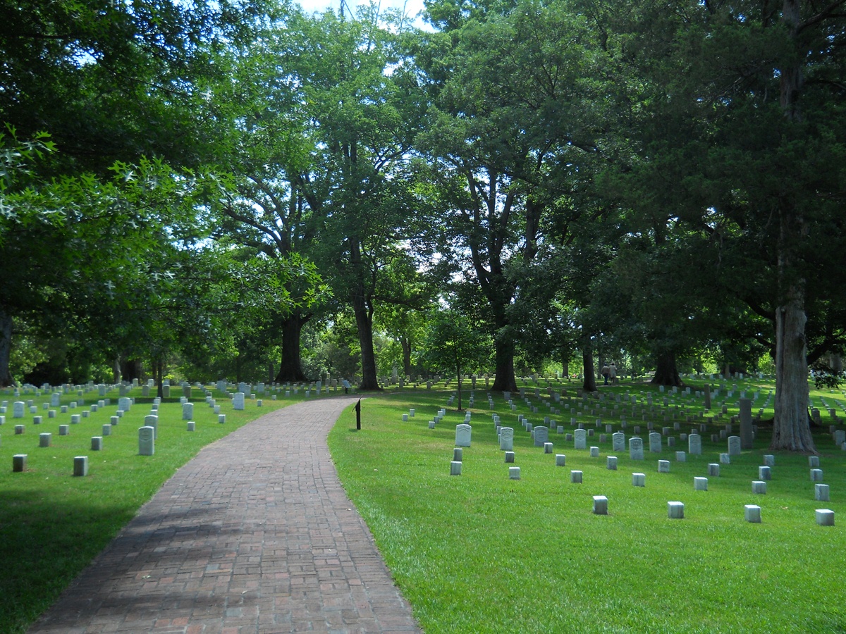 copy81_Shiloh - 2013 06 - 111 - National Cemetery